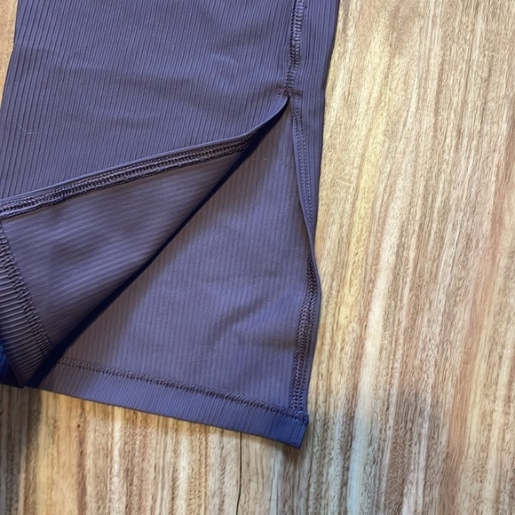 Old navy women’s large Leggings Extra High-Waisted PowerSoft Ribbed Flare purple - Picture 3 of 8